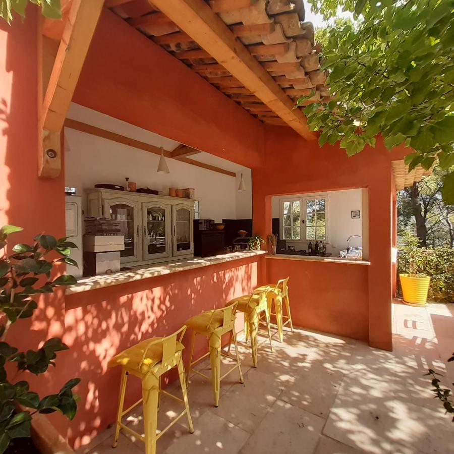 Bed and Breakfast Mas Lei Bancau Le Beausset Esterno foto