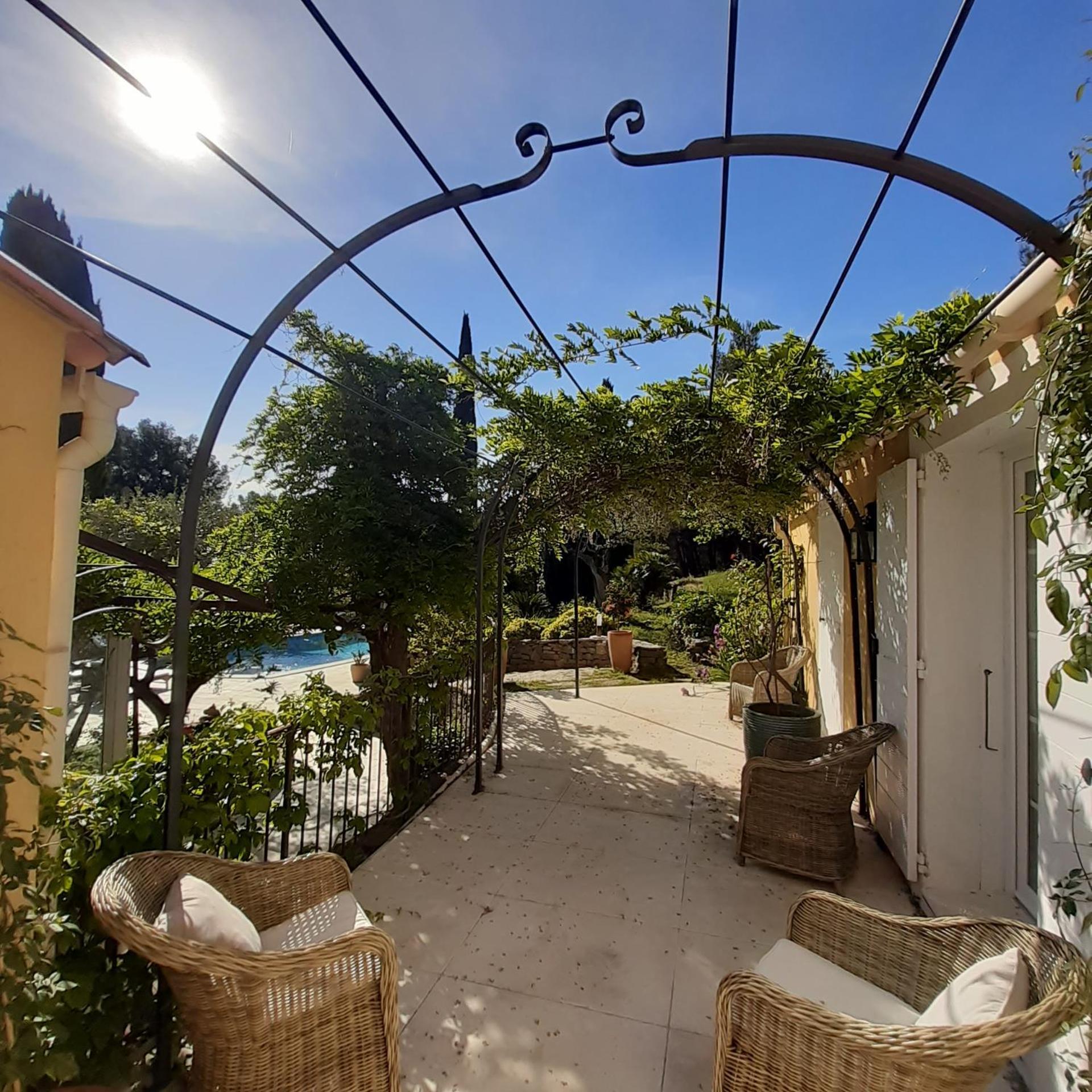 Bed and Breakfast Mas Lei Bancau Le Beausset Esterno foto